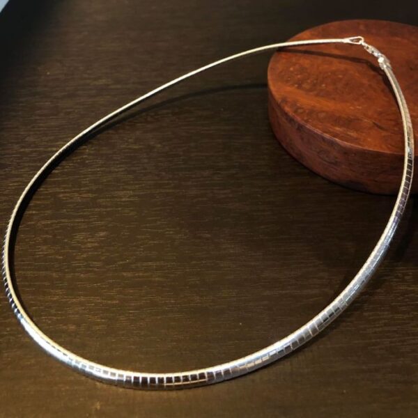 Chocker flat Omaga necklace made of sterling silver.Width:6mm, Wt:23g, Size:18"