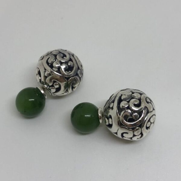 Silver crafted filigree double-sided design with Naprite Jade. Size 8x12mm